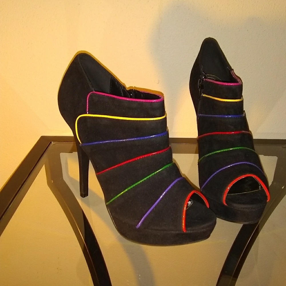 Bundle 2 items for $30 "LILIANA TOE BOTTIES"